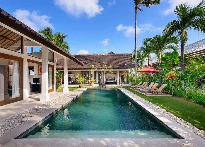 Noa, 3 Bed Luxury Villa, Large Pool In Oberoi Street; Seminyak 